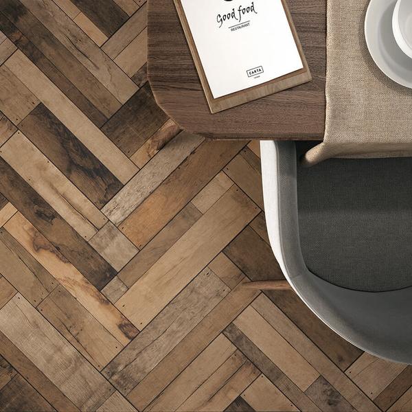 Madera_Beige_Wood_Effect_Floor_Tiles_in_Restaurant_with_Table_Chair_and_Menu_grande